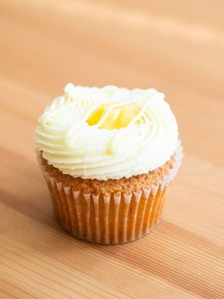 Valkosuklaa & sitruuna kuppikakku