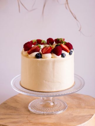 Marjainen vaniljakakku