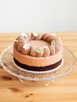 Suklaa-browniemoussekakku (vegaaninen)