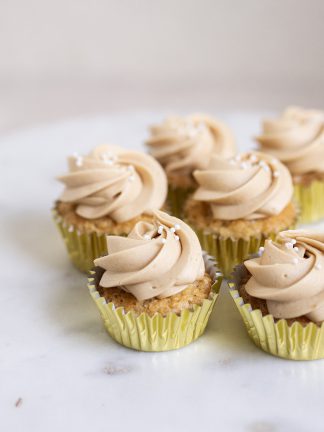 Vanilja-suolakinuski minikuppikakku